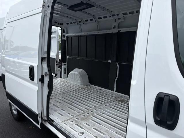 2025 Ram ProMaster 2500 Cargo Van Tradesman High Roof 159" WB w/Pass Seat
