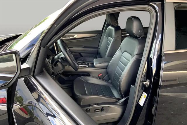2024 Volkswagen Atlas Cross Sport 2.0T SEL R-Line
