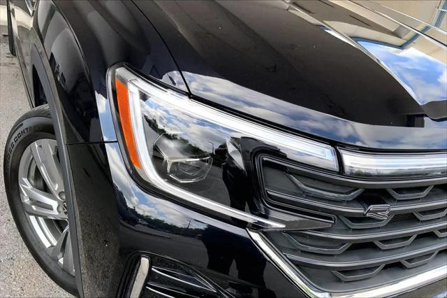 2024 Volkswagen Atlas Cross Sport 2.0T SEL R-Line