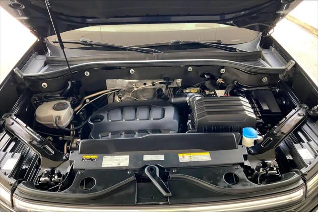 2024 Volkswagen Atlas Cross Sport 2.0T SEL R-Line