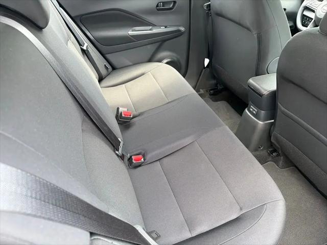2025 Nissan Kicks S