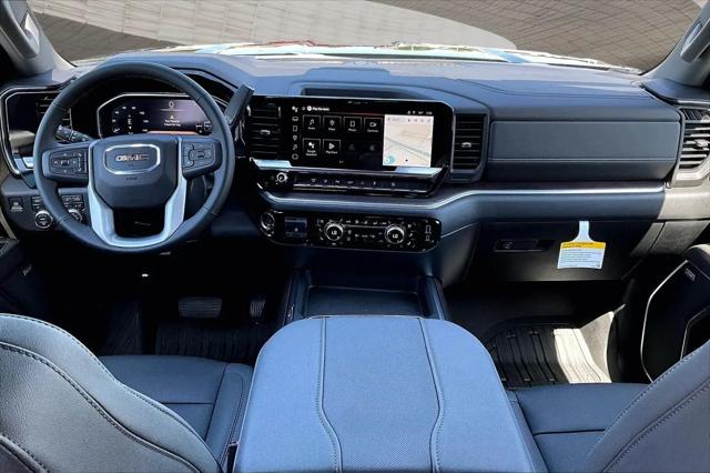 2026 GMC Sierra 2500HD Crew Cab, Standard Bed, SLT, 4WD