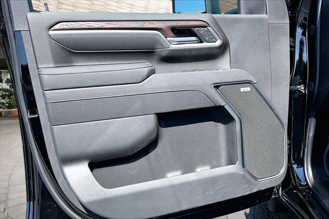 2026 GMC Sierra 2500HD Crew Cab, Standard Bed, SLT, 4WD