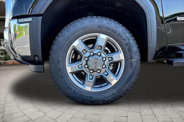 2026 GMC Sierra 2500HD Crew Cab, Standard Bed, SLT, 4WD