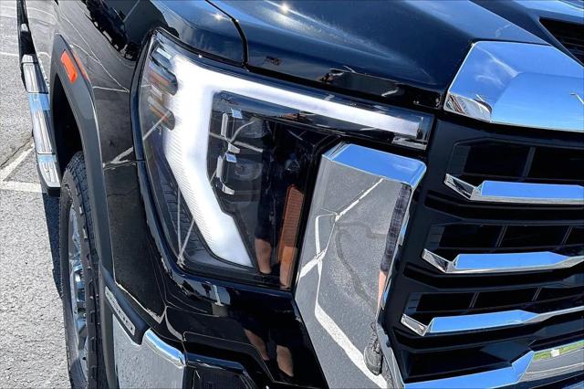2026 GMC Sierra 2500HD Crew Cab, Standard Bed, SLT, 4WD