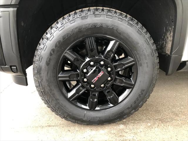 2025 GMC Sierra 3500HD 4WD Crew Cab Standard Bed AT4