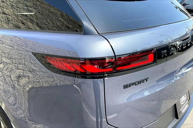 2026 Land Rover Range Rover Sport P360 SE