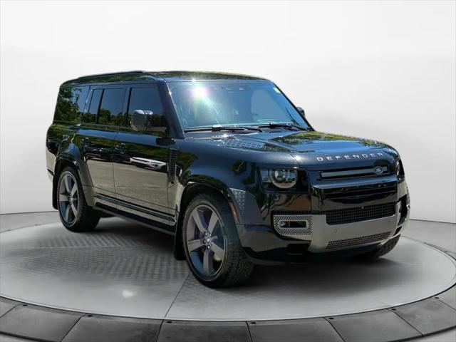 2024 Land Rover Defender 130 P400 Outbound