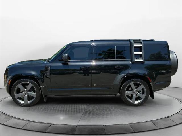 2024 Land Rover Defender 130 P400 Outbound