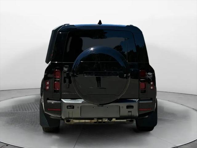 2024 Land Rover Defender 130 P400 Outbound