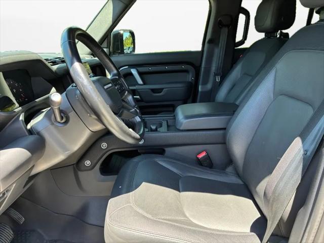 2024 Land Rover Defender 130 P400 Outbound