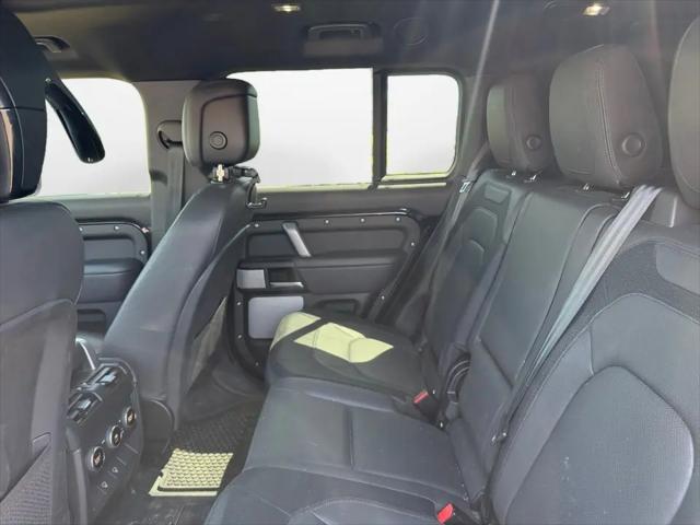 2024 Land Rover Defender 130 P400 Outbound
