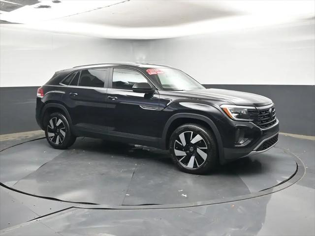 2026 Volkswagen Atlas Cross Sport SE with Technology
