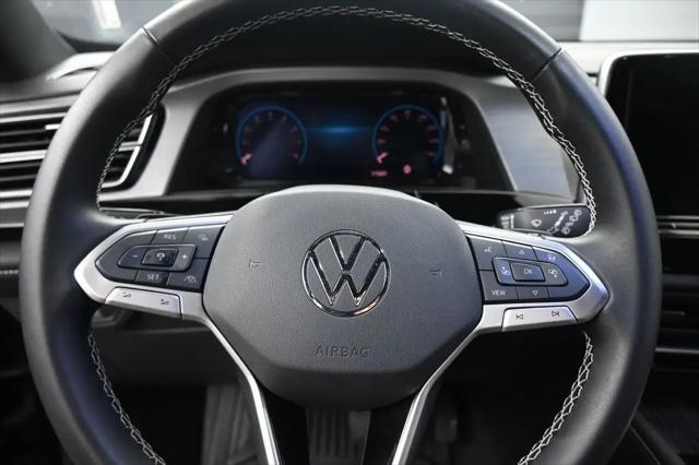 2026 Volkswagen Atlas Cross Sport SE with Technology