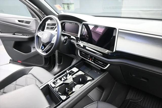 2026 Volkswagen Atlas Cross Sport SE with Technology