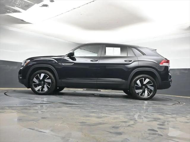 2026 Volkswagen Atlas Cross Sport SE with Technology