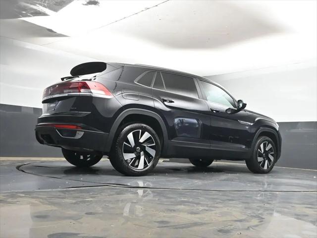 2026 Volkswagen Atlas Cross Sport SE with Technology