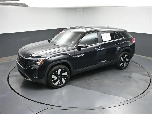 2026 Volkswagen Atlas Cross Sport SE with Technology