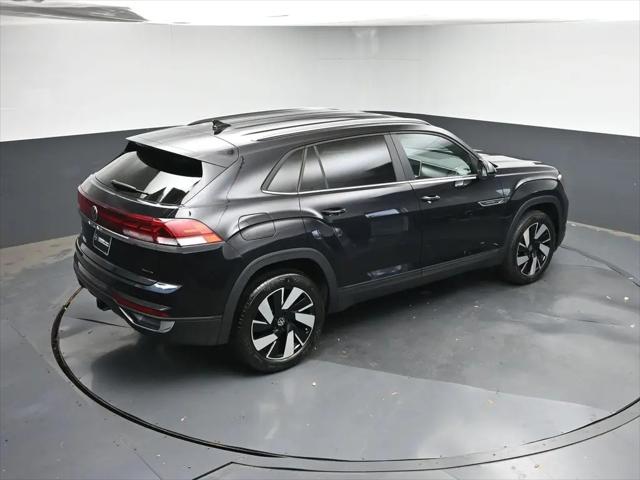 2026 Volkswagen Atlas Cross Sport SE with Technology