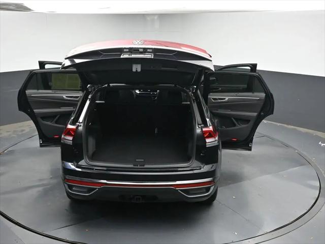 2026 Volkswagen Atlas Cross Sport SE with Technology