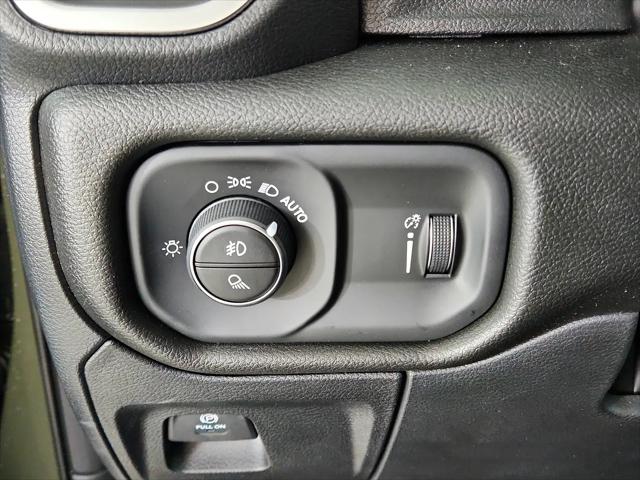 2026 Ram 1500 Express Crew Cab 4x4 57 Box