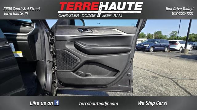 2026 Jeep Grand Cherokee L Altitude 4x4