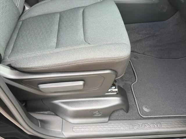 2026 Ram 1500 Express Crew Cab 4x4 57 Box