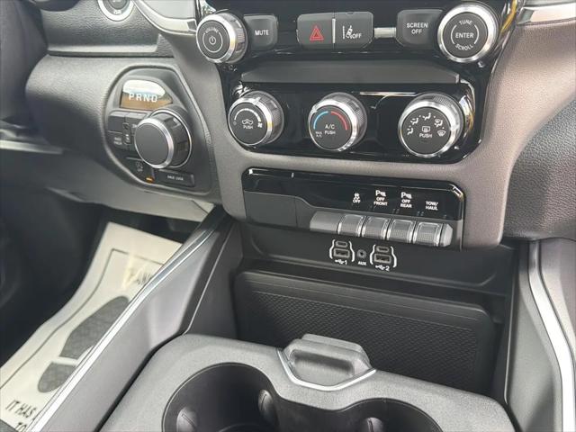 2026 Ram 1500 Express Crew Cab 4x4 57 Box