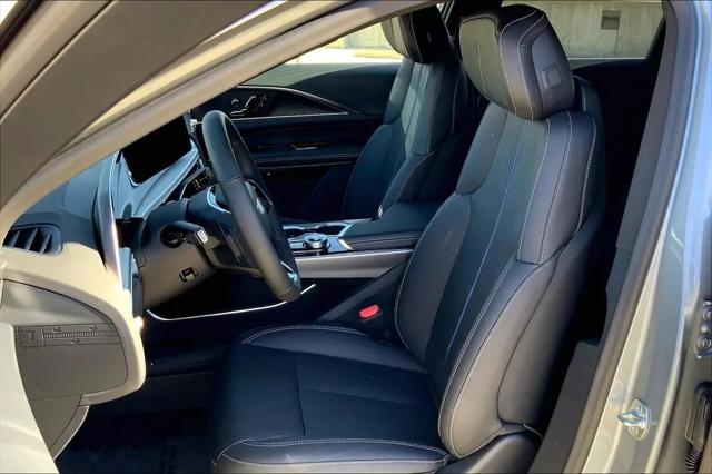 2025 Cadillac iQ Luxury 1 RWD