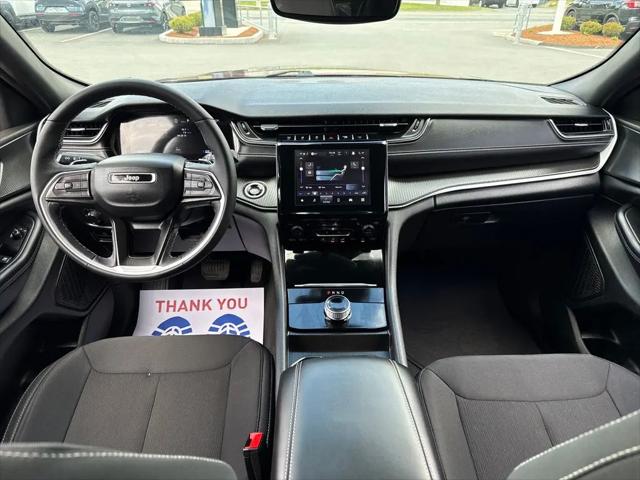 2024 Jeep Grand Cherokee Laredo 4x4