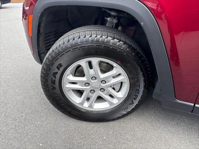 2024 Jeep Grand Cherokee Laredo 4x4