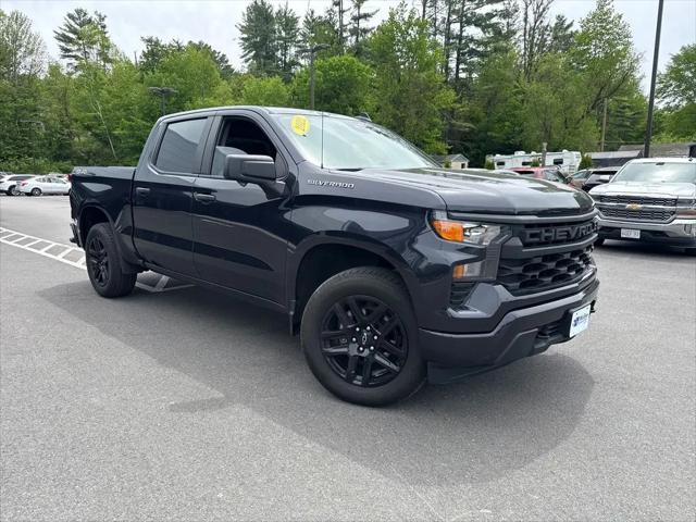 2022 Chevrolet Silverado 1500 4WD Crew Cab Short Bed Custom