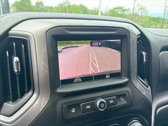 2022 Chevrolet Silverado 1500 4WD Crew Cab Short Bed Custom