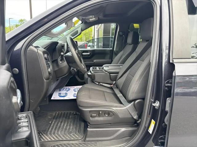 2022 Chevrolet Silverado 1500 4WD Crew Cab Short Bed Custom