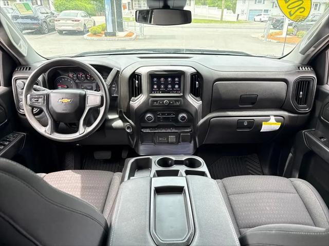 2022 Chevrolet Silverado 1500 4WD Crew Cab Short Bed Custom