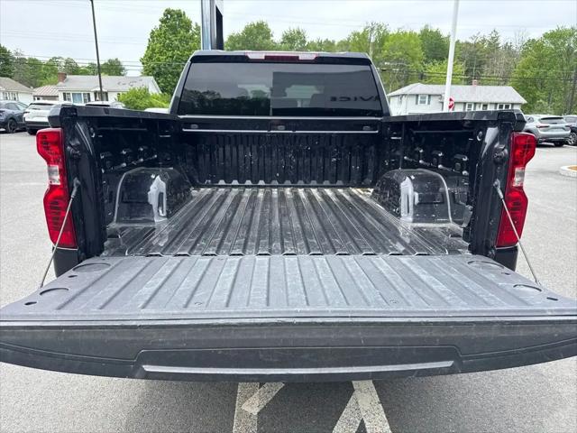 2022 Chevrolet Silverado 1500 4WD Crew Cab Short Bed Custom