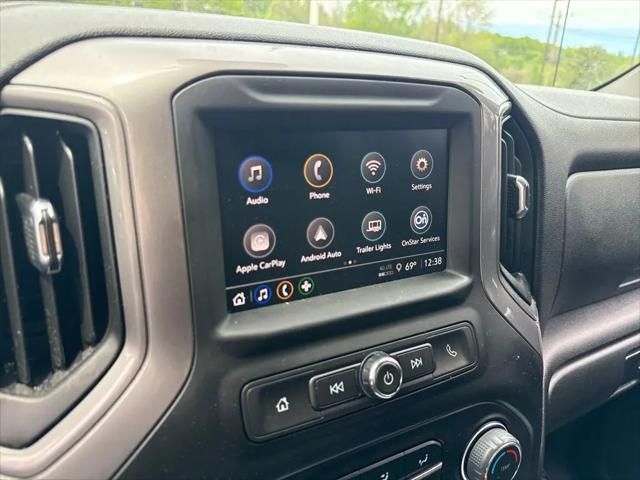 2022 Chevrolet Silverado 1500 4WD Crew Cab Short Bed Custom