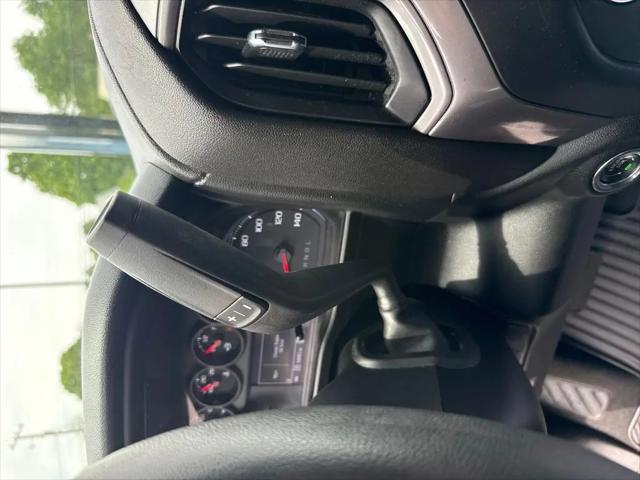 2022 Chevrolet Silverado 1500 4WD Crew Cab Short Bed Custom