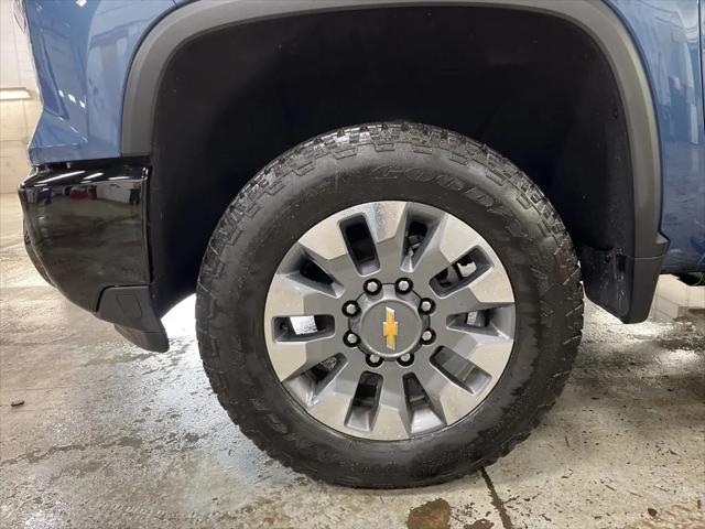2024 Chevrolet Silverado 2500HD 4WD Crew Cab Standard Bed Custom