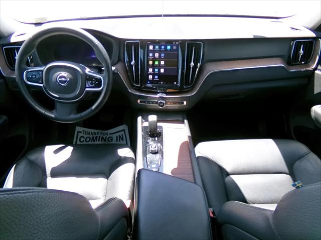 2024 Volvo XC60 B5 Plus Dark Theme