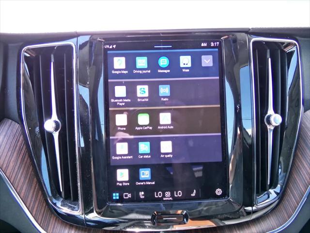 2024 Volvo XC60 B5 Plus Dark Theme