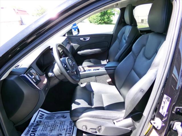 2024 Volvo XC60 B5 Plus Dark Theme