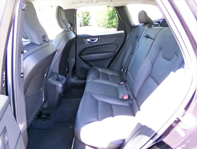 2024 Volvo XC60 B5 Plus Dark Theme