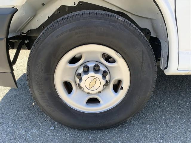 2024 Chevrolet Express Cargo Van RWD 2500 Regular Wheelbase WT