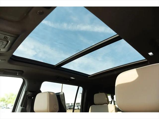 2024 Chevrolet Suburban 4WD Premier