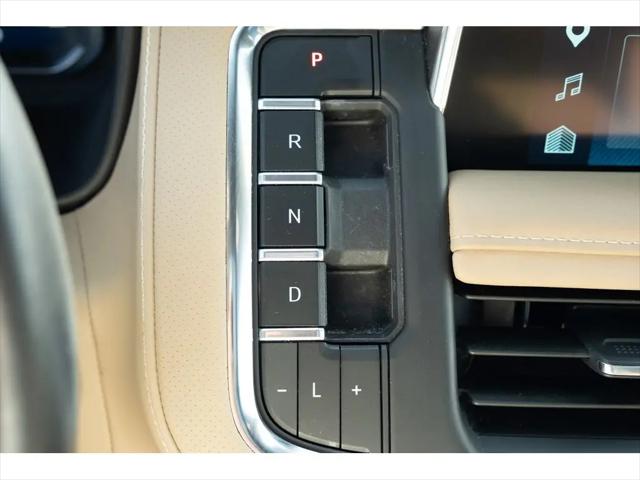2024 Chevrolet Suburban 4WD Premier