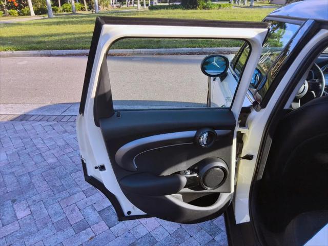 2023 MINI Hardtop Cooper