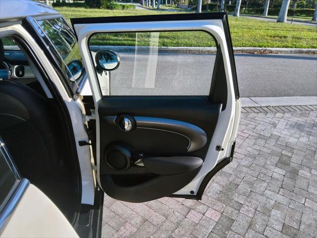 2023 MINI Hardtop Cooper