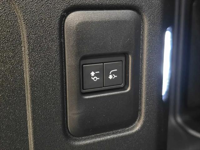 2026 Land Rover Defender P300 S