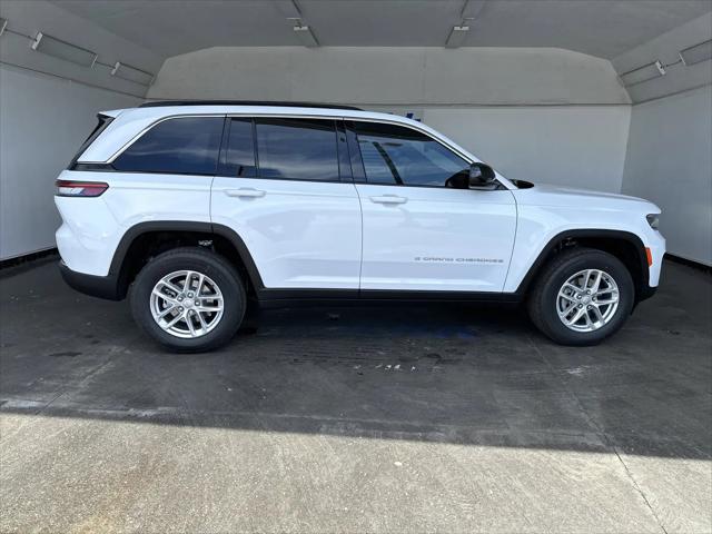 2026 Jeep Grand Cherokee Laredo 4x4